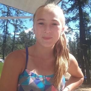 Meet your Posher, Maxyne